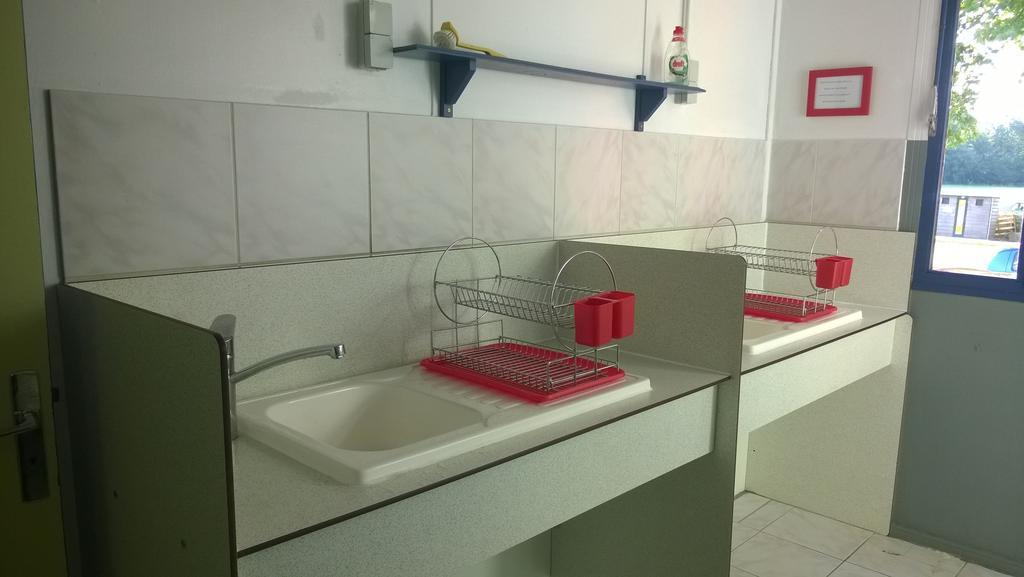 Camping Des 2 Rives- Chambres Etang-sur-Arroux Екстериор снимка